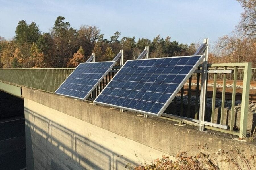 Surveillance des ponts ferroviaires basée sur le cloud avec le Q.series DAQ alimenté par l’énergie solaire